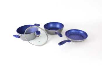 COOKING WARE SETS (4)